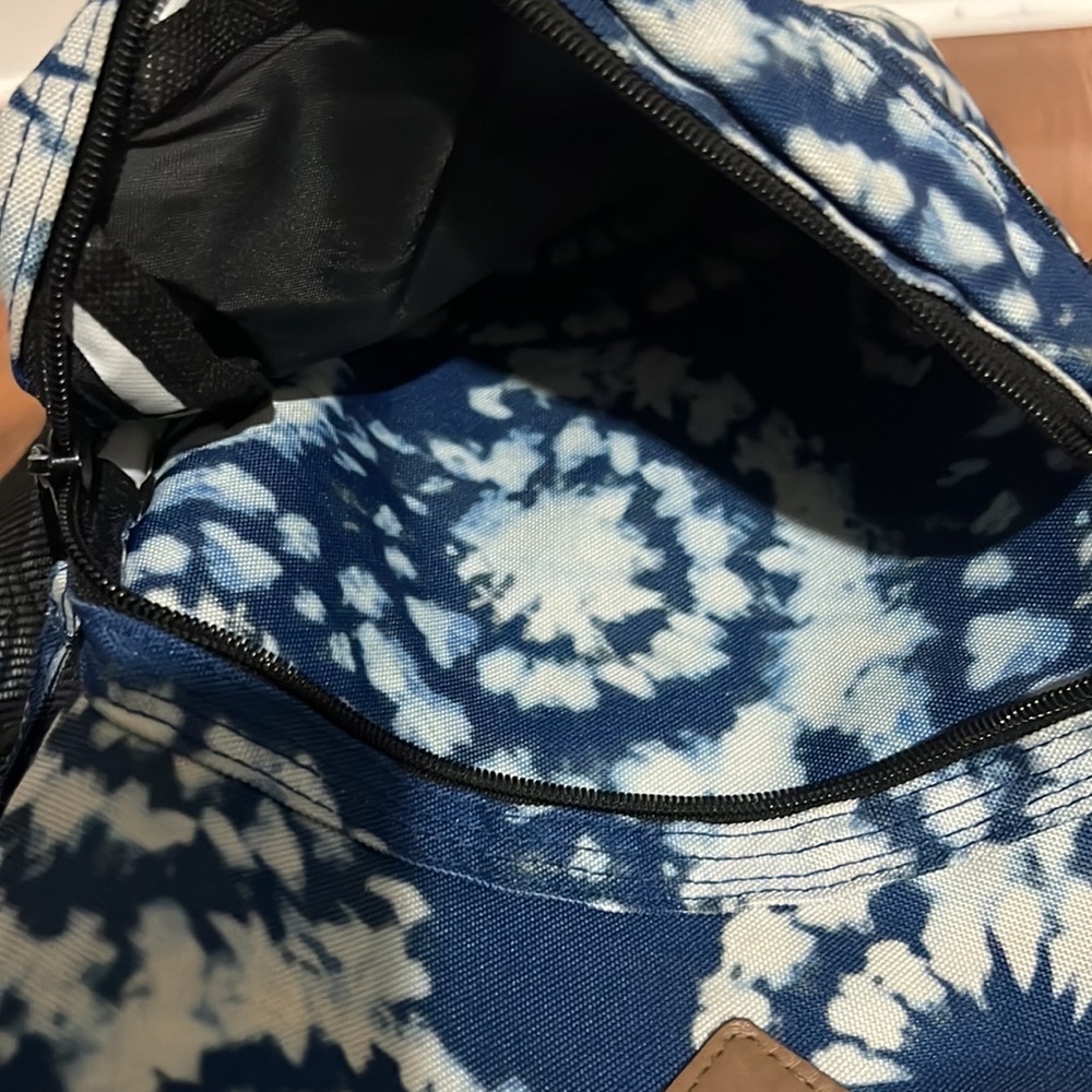 Blue whit backpack - Picture 3 of 7